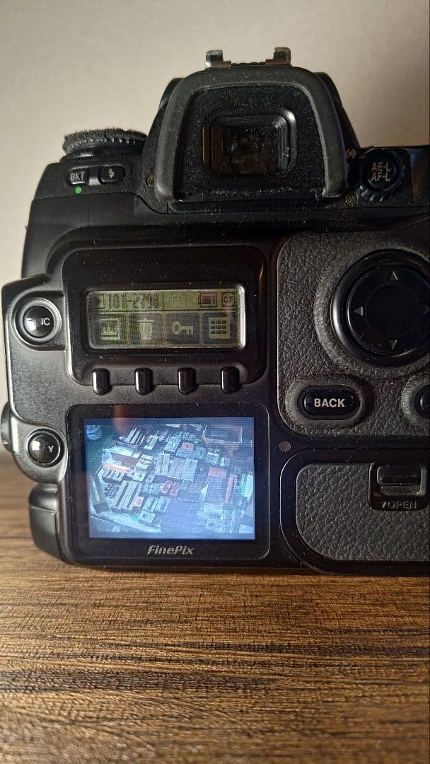 動作品 FUJIFILM S3Pro FinePix デジタル一眼レフカメラ