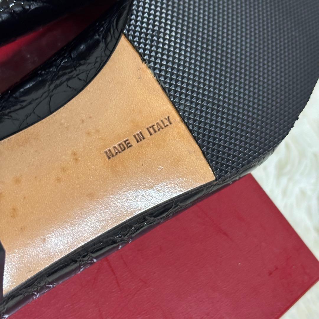 【美品】フェラガモ パンプス　ヴァラ　リボン　型押し　黒　6C