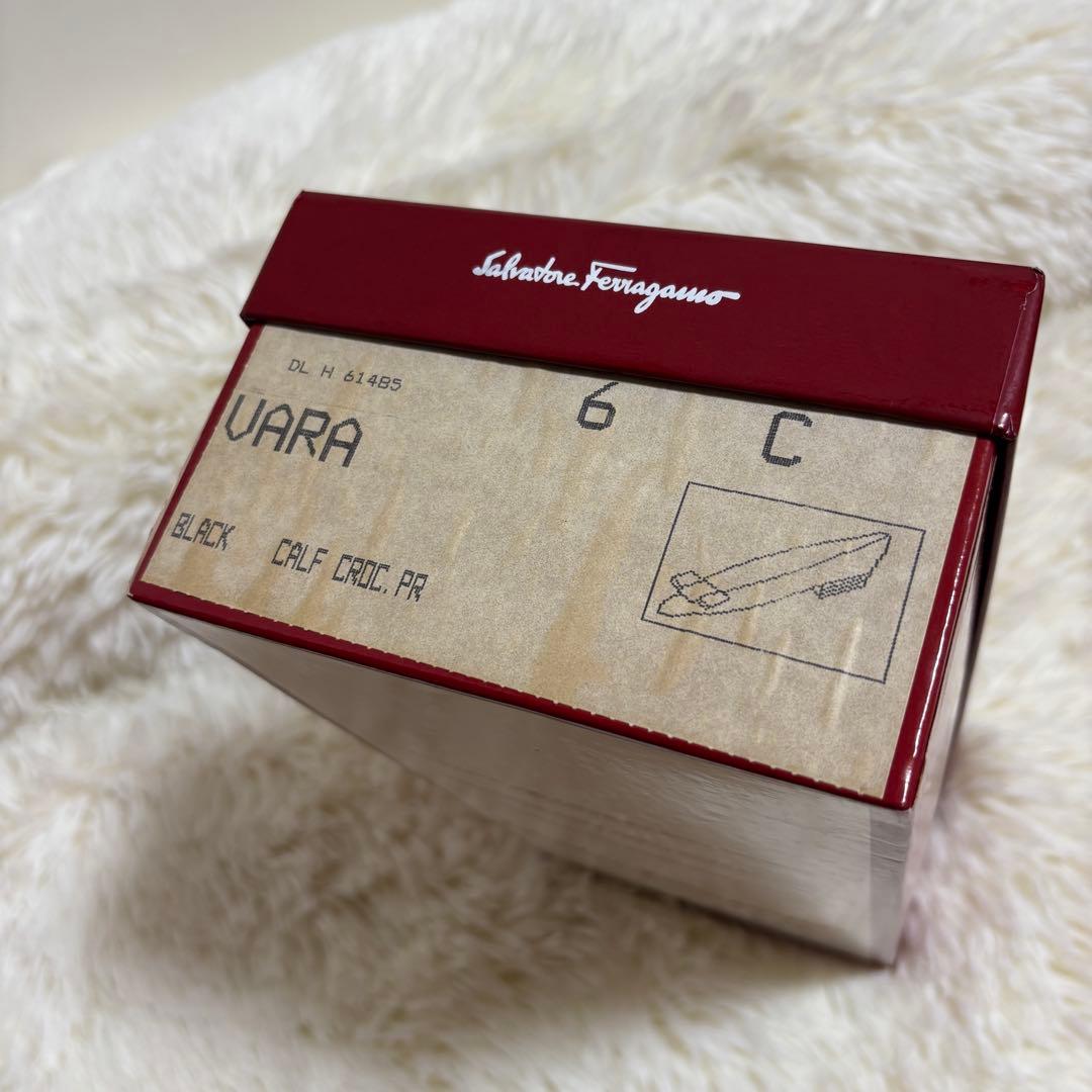 【美品】フェラガモ パンプス　ヴァラ　リボン　型押し　黒　6C