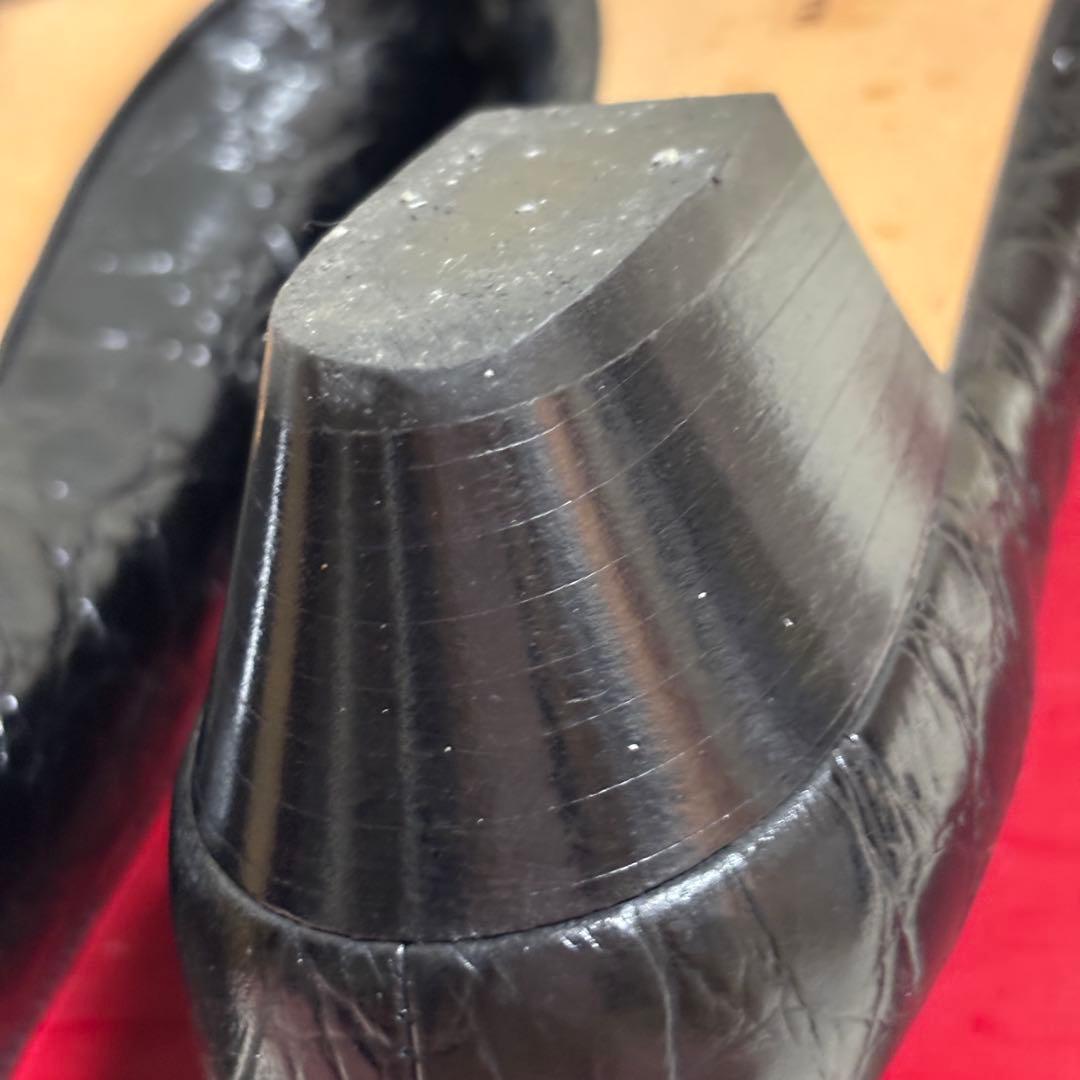 【美品】フェラガモ パンプス　ヴァラ　リボン　型押し　黒　6C