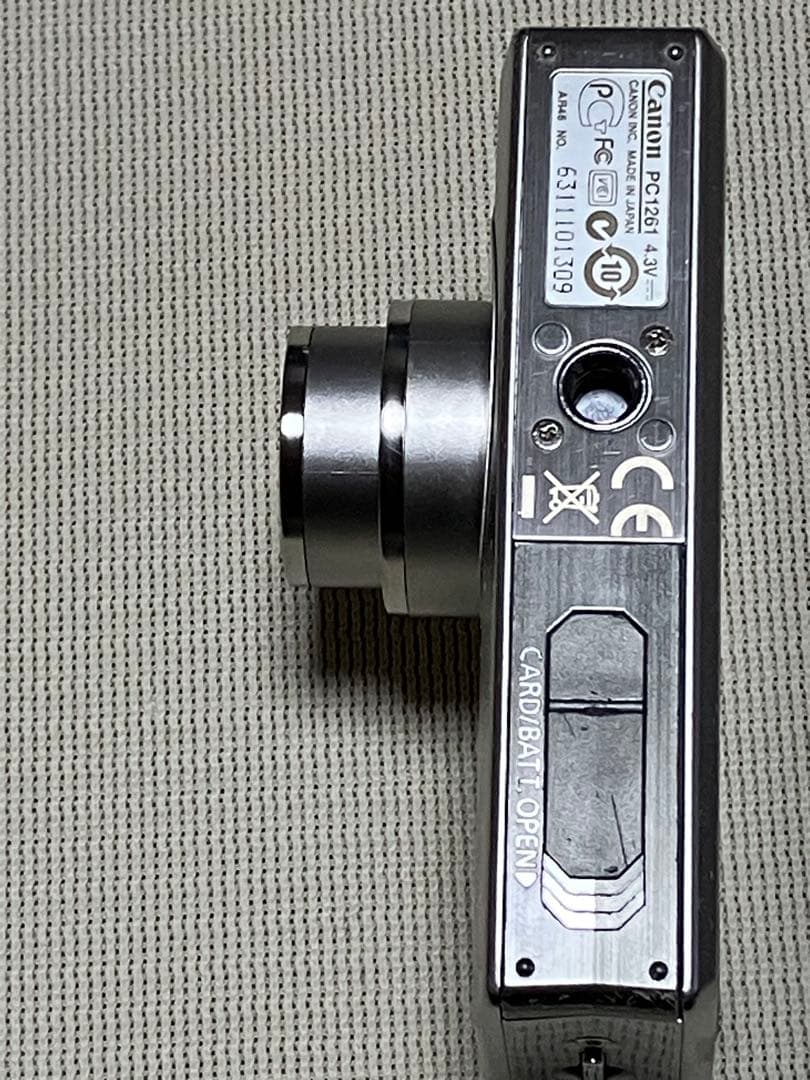 Canon IXY Digital 95 IS 本体と付属品