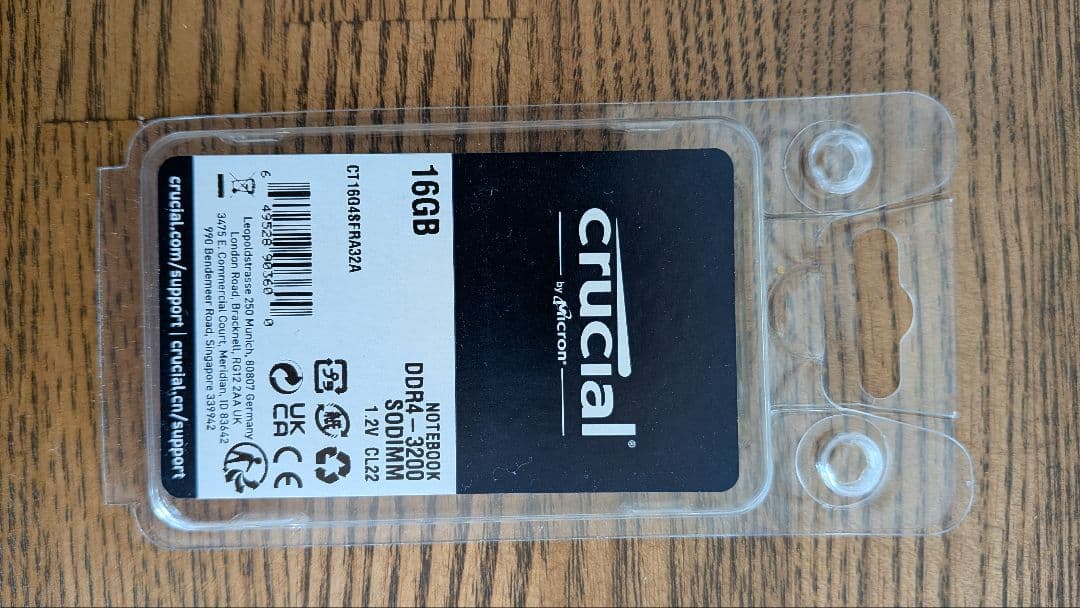 Crucial 16GB DDR4 -3200 メモリ