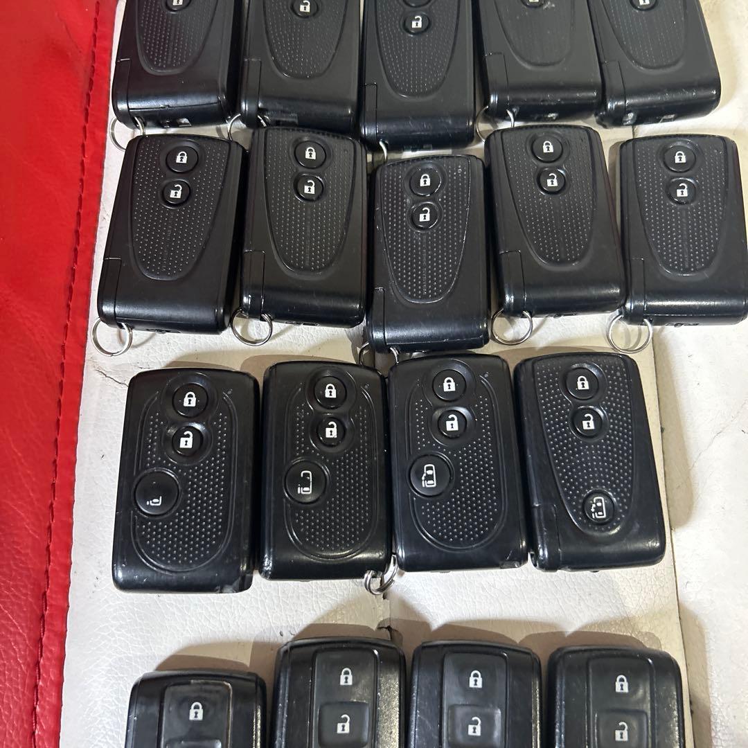 ダイハツ　スマートキー　20個