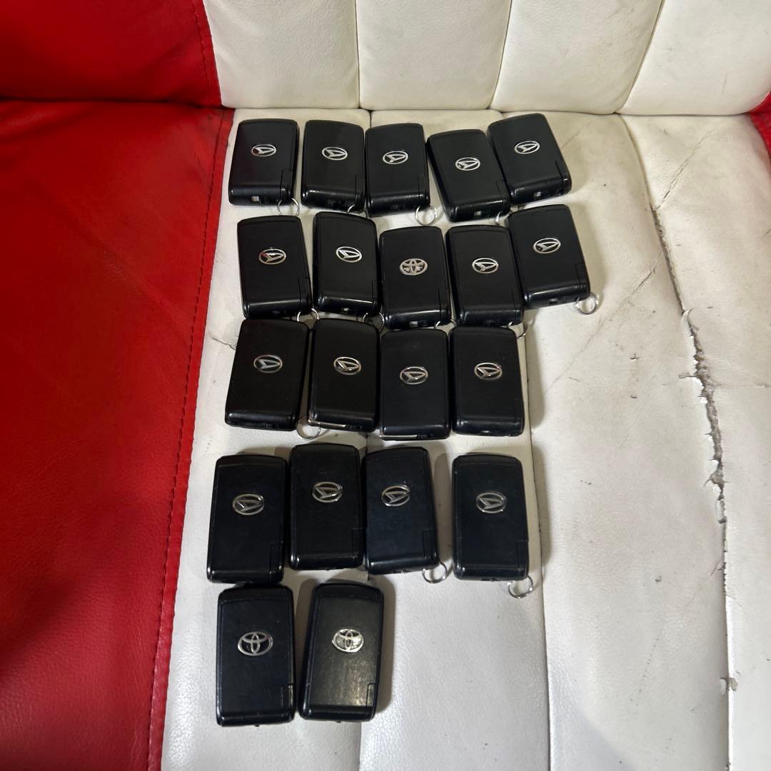ダイハツ　スマートキー　20個