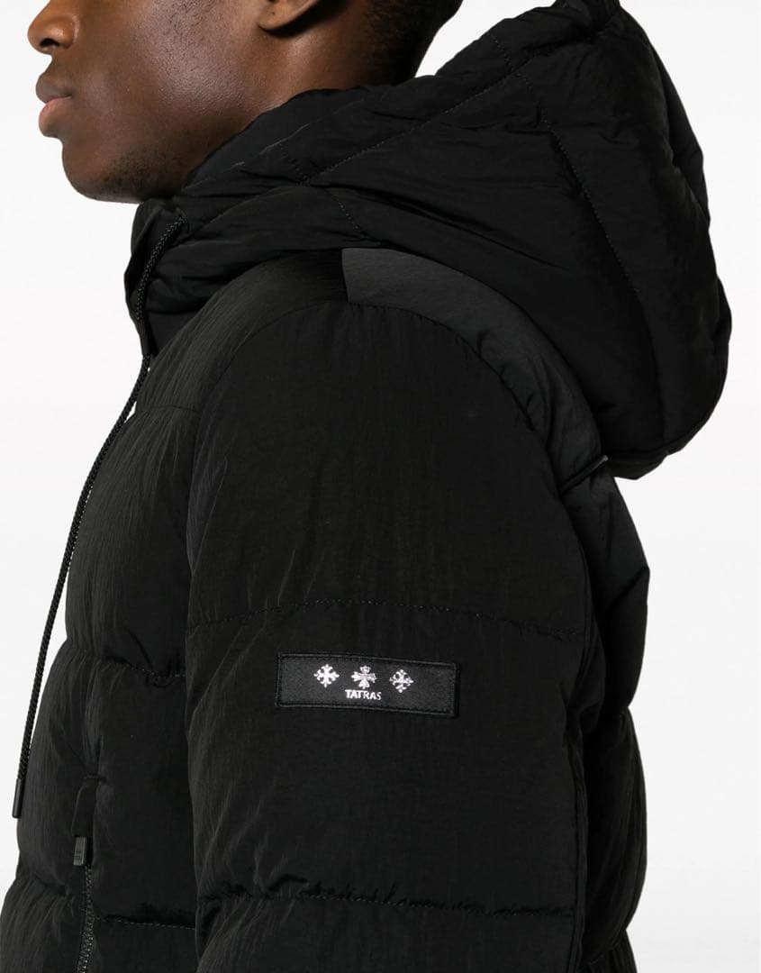 タトラス　フーデッドダウンジャケット
