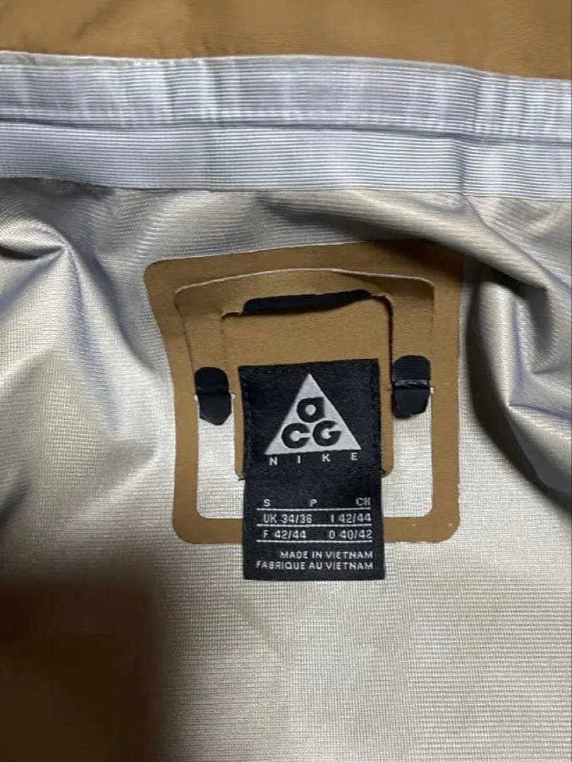 Nike acg マウンテンパーカー　GORE-TEX supreme好きにも