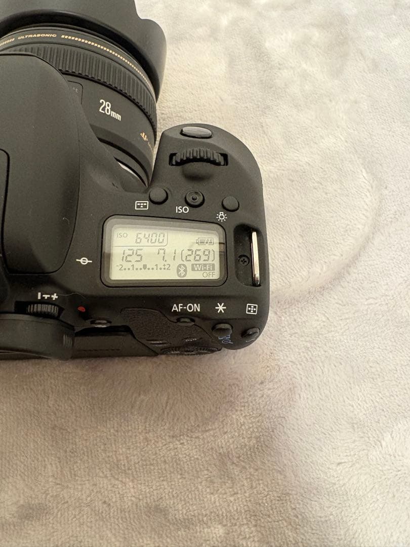 【 美品 】Canon EOS 9000D +単焦点レンズ