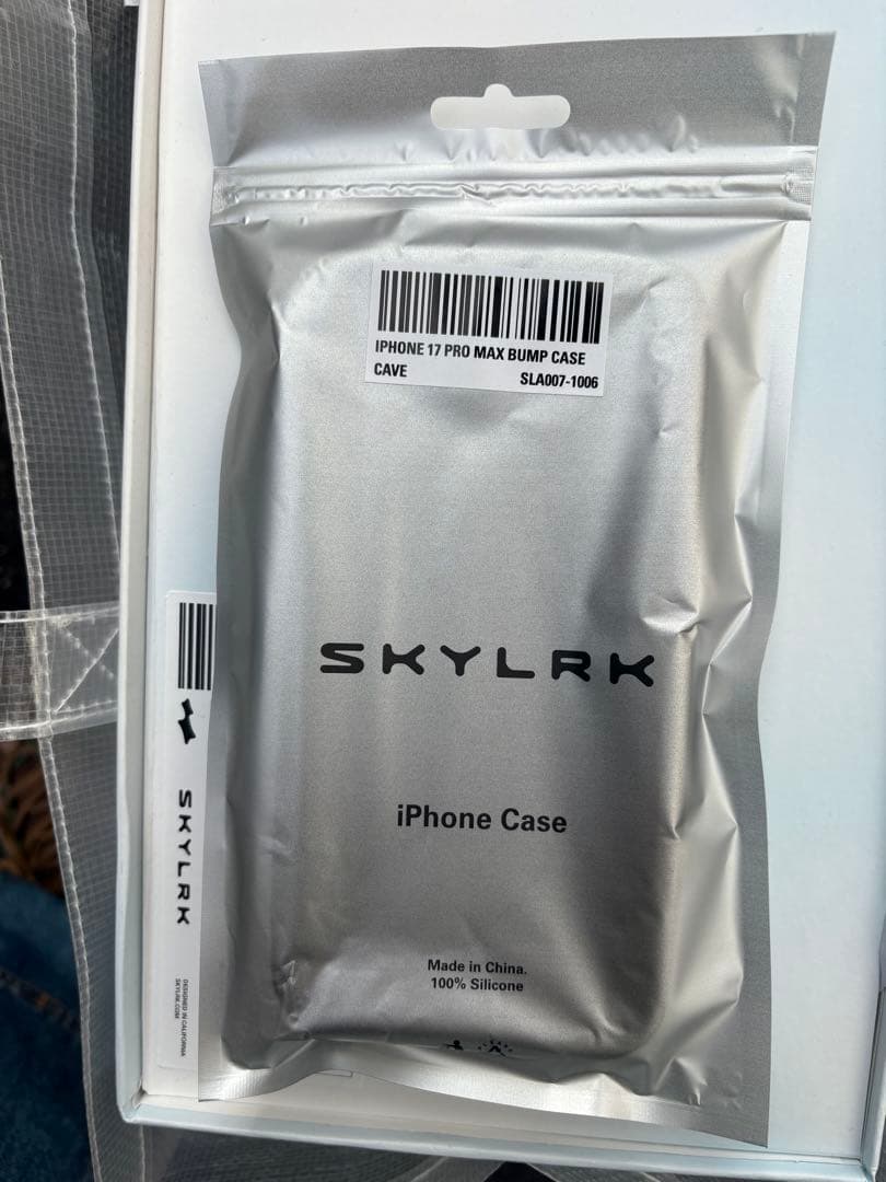 SKYLRK iPhone 17 PRO MAX ケース