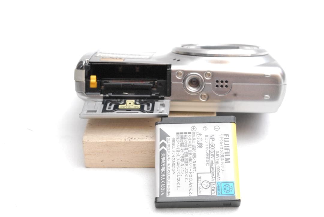 FUJIFILM FinePix F70EXR (良品）