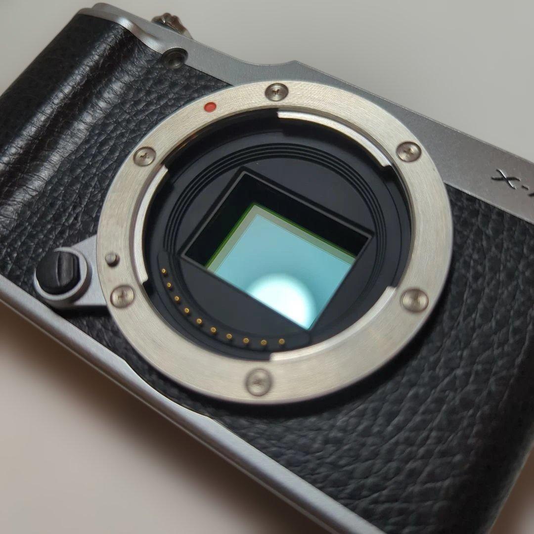 X-A1 ミラーレスカメラ USB充電器付き