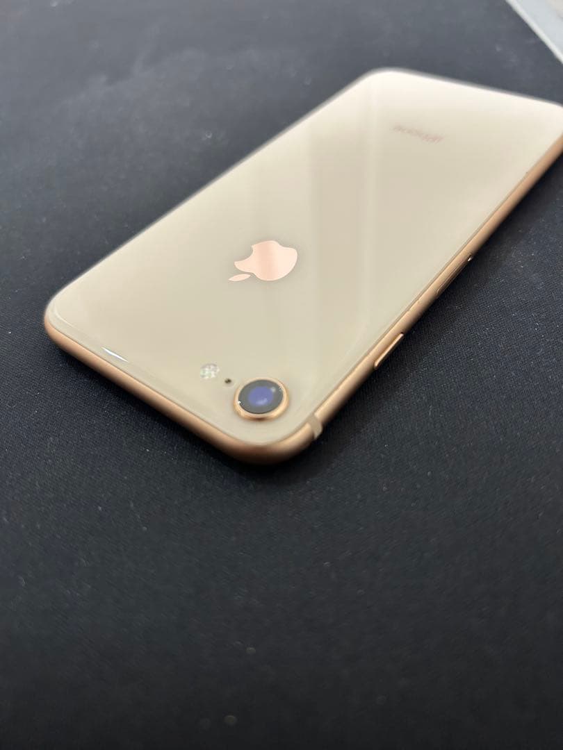 ス*き様 Apple iPhone8 64GB ゴールド 本体 中古