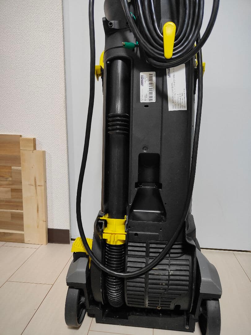 ブラシおまけ付き　ケルヒャー業務用床洗浄機　BR30/4C