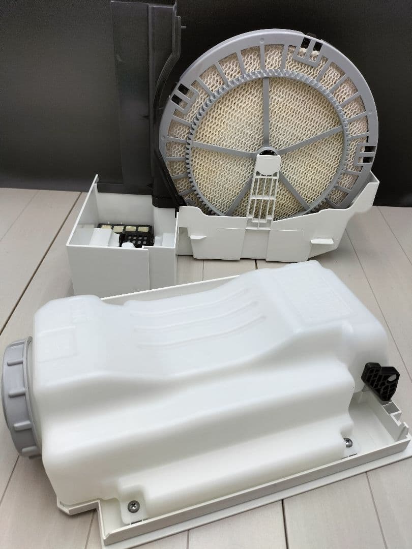 Panasonic 空気清浄機 F-VXT70-W 21年製（2505KD4)