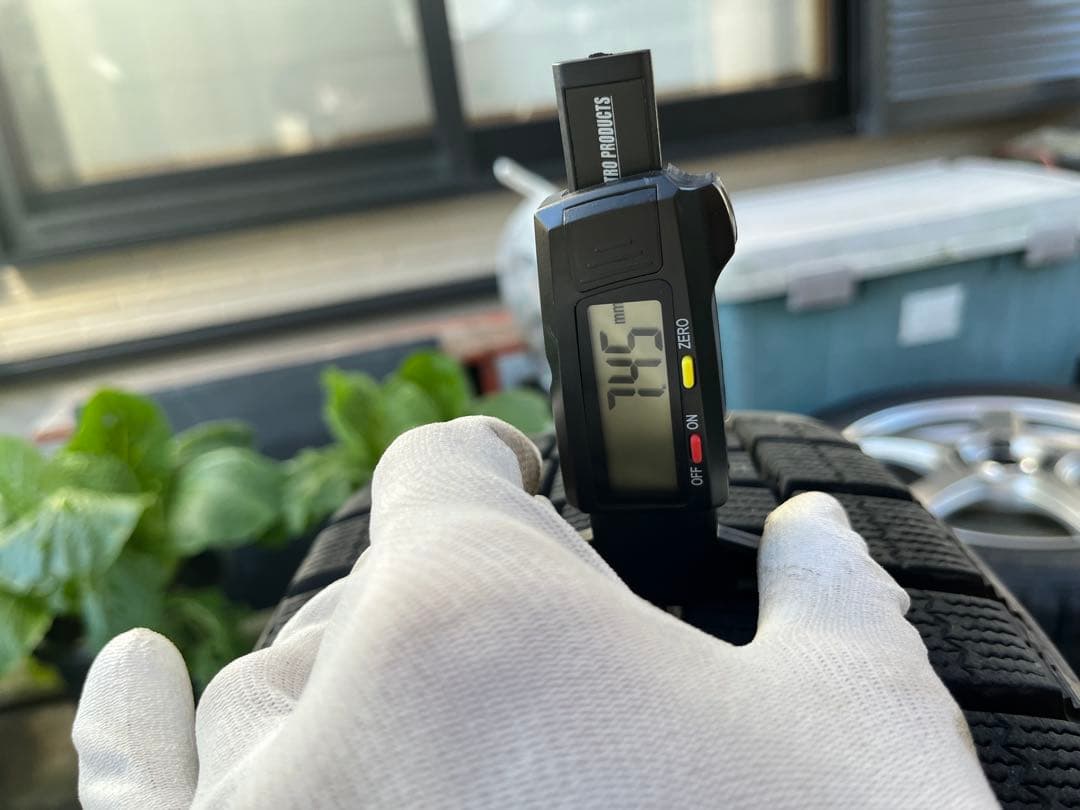 16インチ ブリヂストン ブリザックレボGZ タイヤ ホイールセット 4本