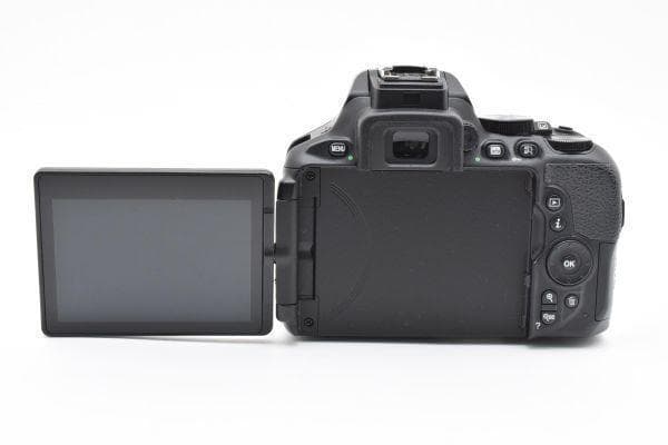 ニコン Nikon D5600 18-55 VR レンズキット SDカード付