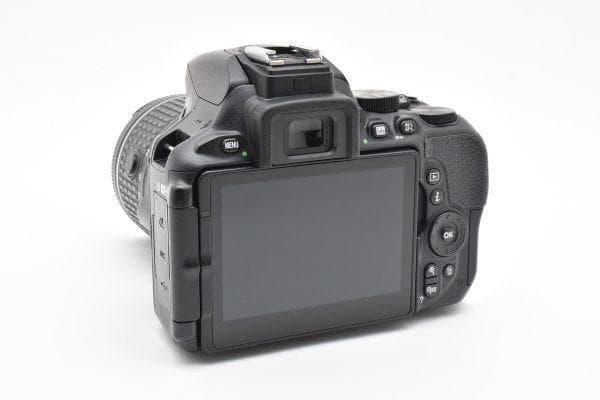 ニコン Nikon D5600 18-55 VR レンズキット SDカード付
