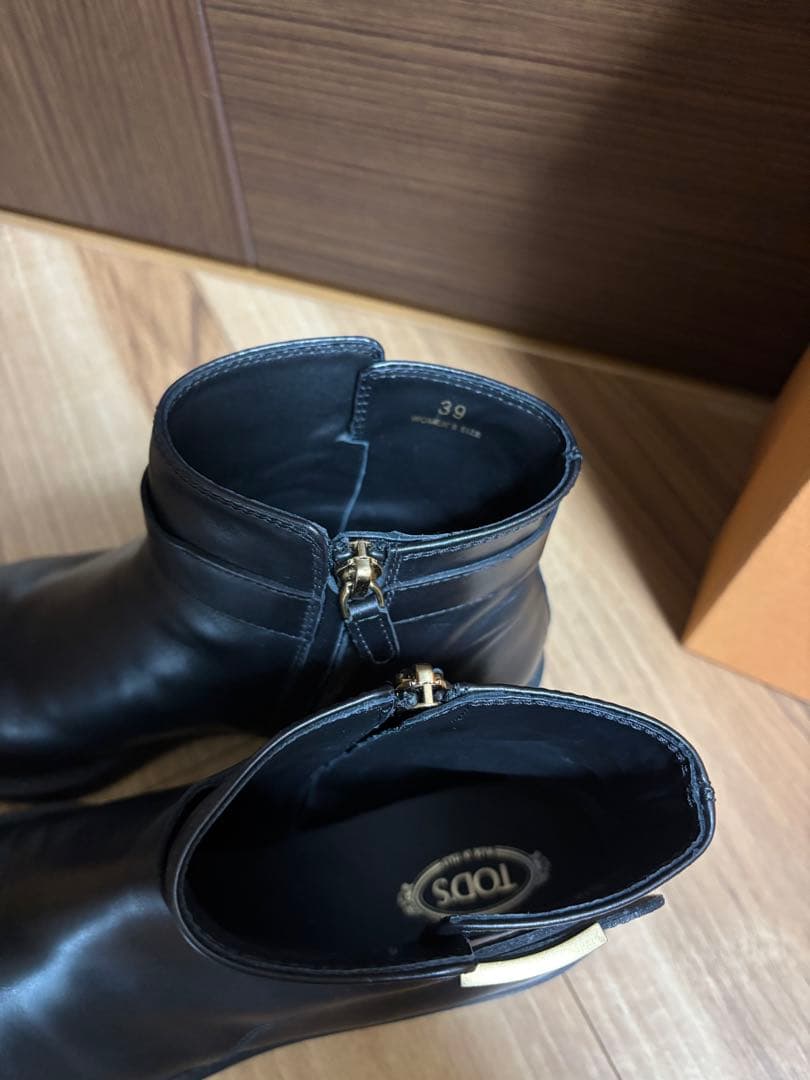 トッズ　ショートブーツ