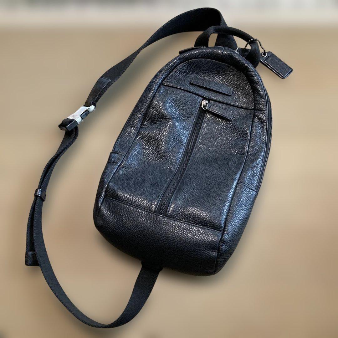 コーチ　黒 レザー ボディバッグ