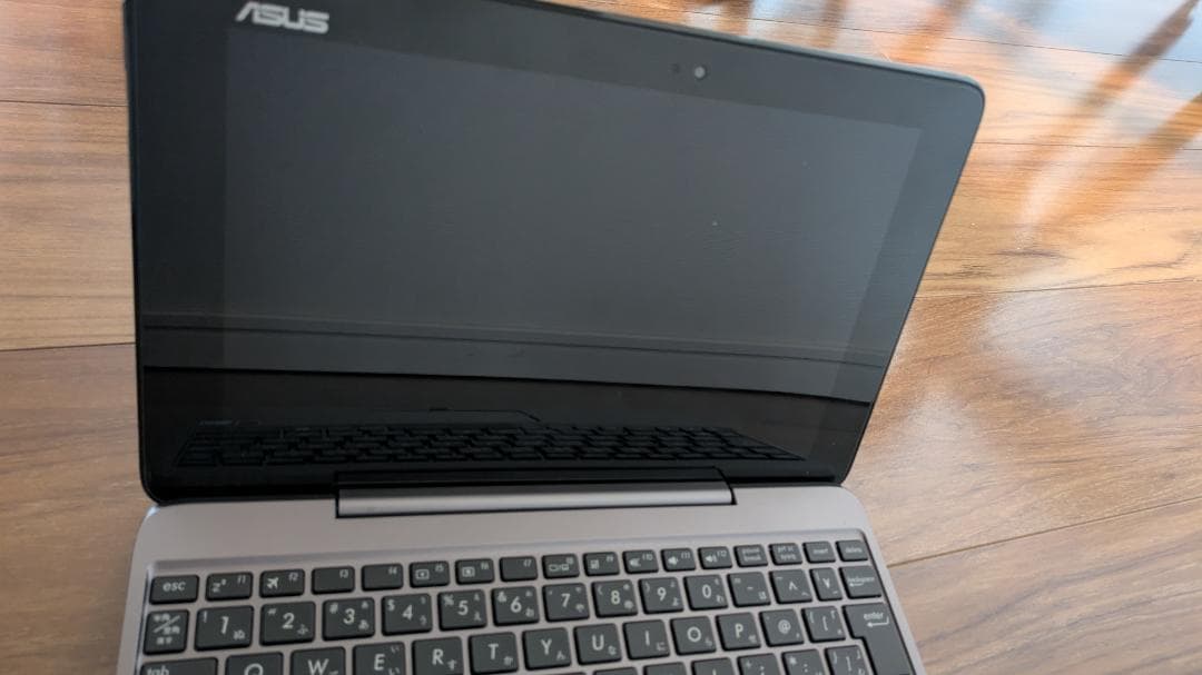 ノートパソコン　タブレット　PC　ASUS