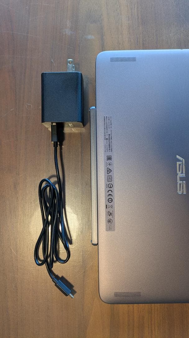 ノートパソコン　タブレット　PC　ASUS