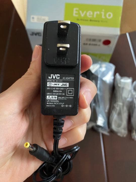 JVC ケンウッド ビデオカメラGZ-E325-R Everio