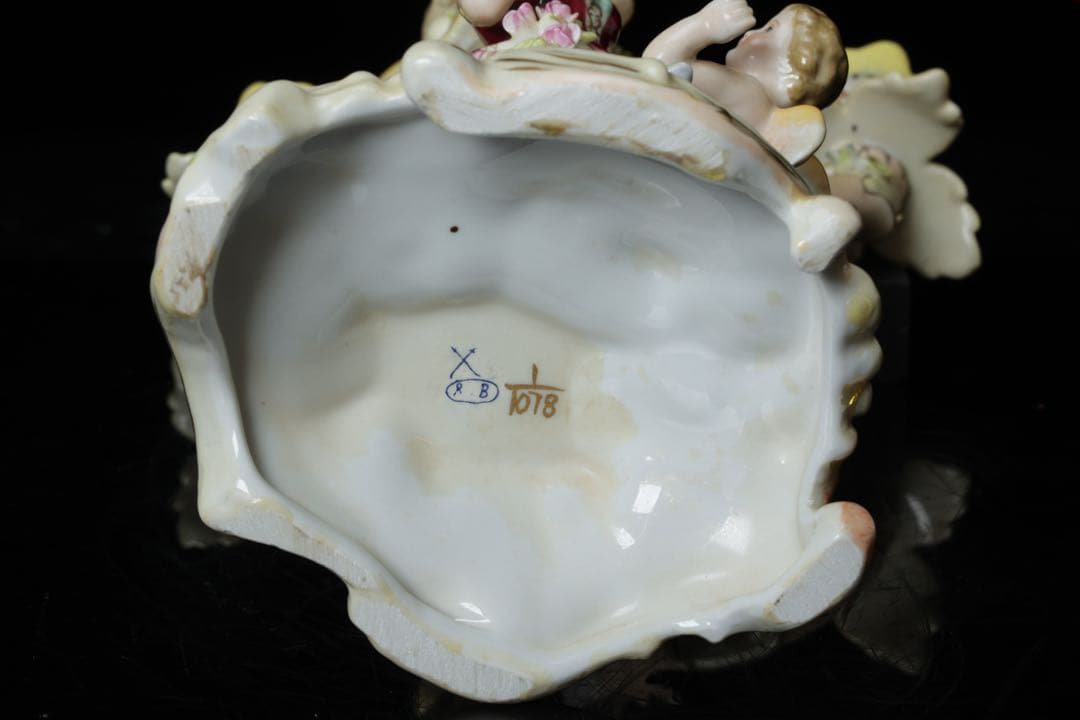 空*色様 マイセン 燭台 天使 薔薇 色絵 キャンドルスタンド 細密造 アンティ