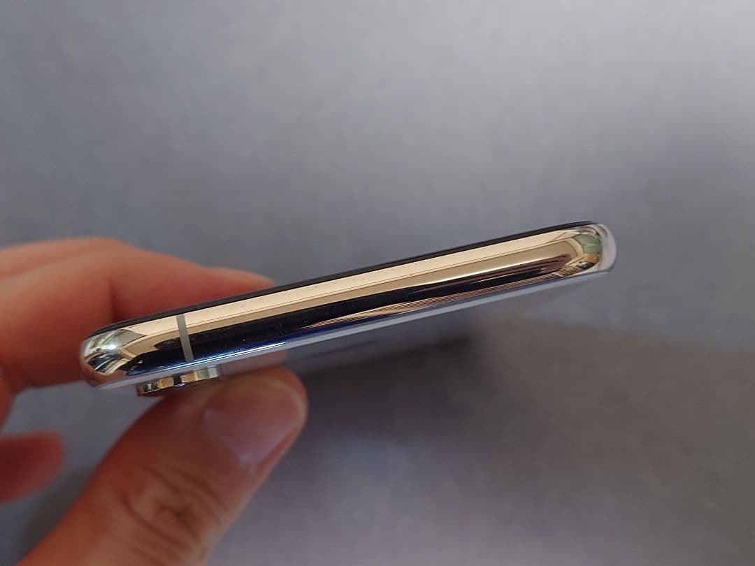 Apple iPhone Xs 256GB simフリー ホワイトシルバー