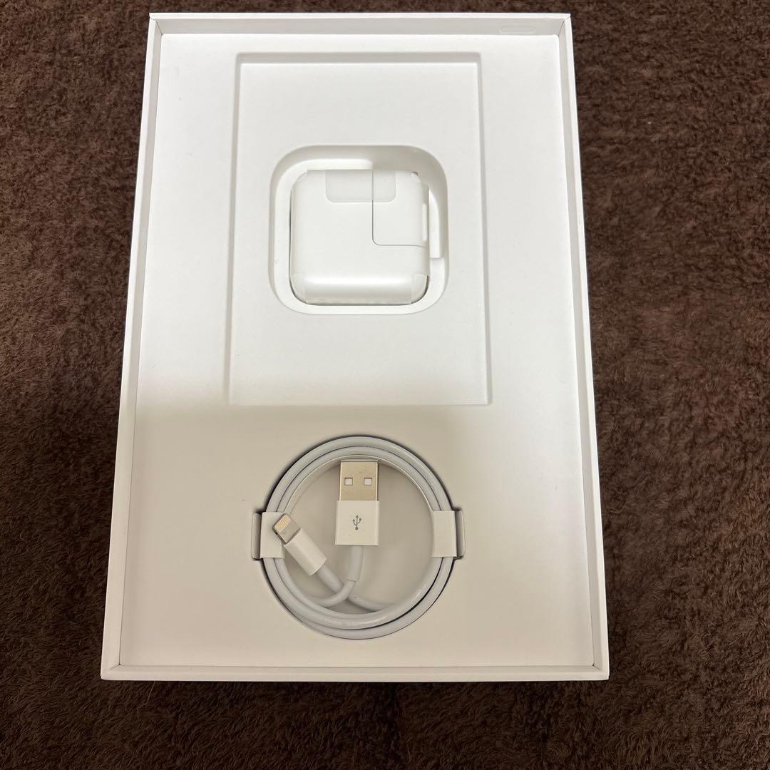 ド*ェ様 iPad mini 第5世代　Wi-Fi 256GB シルバー　美品