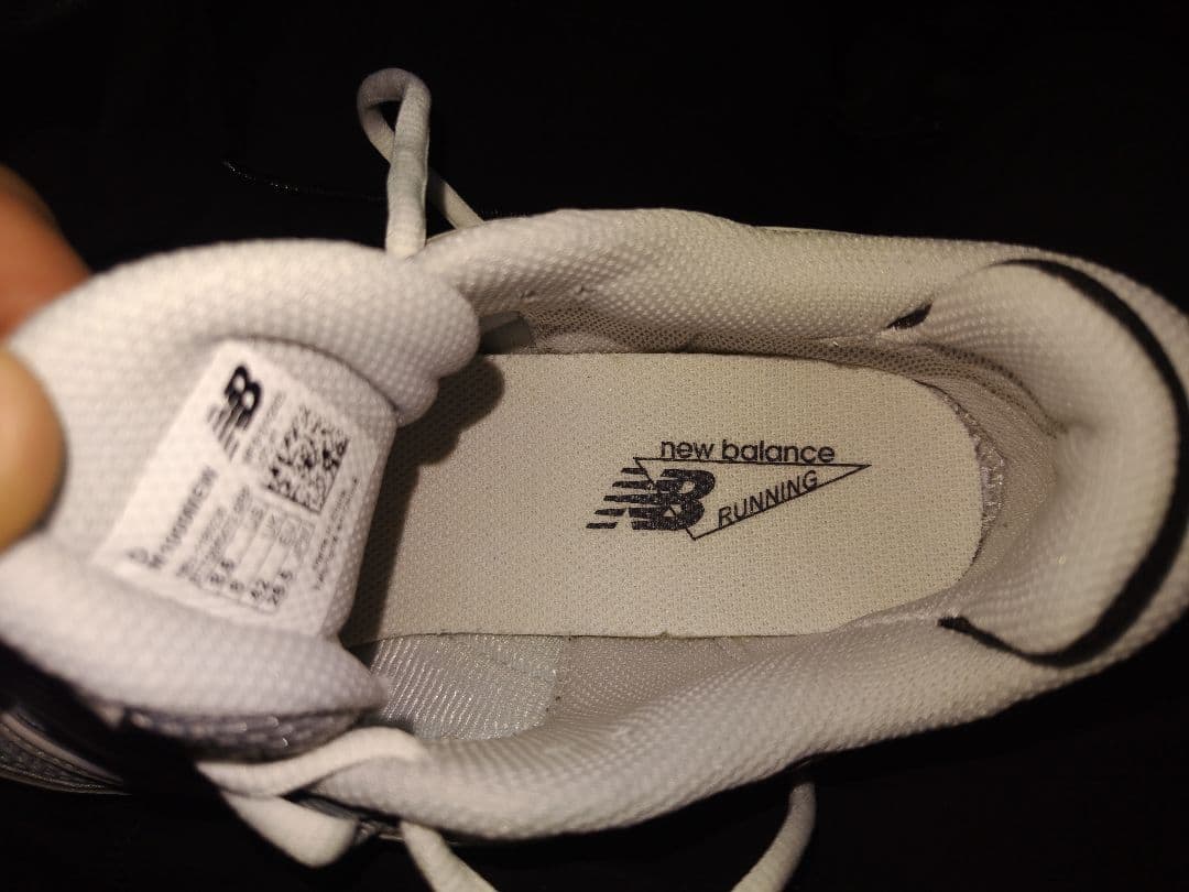 New Balance M1000MENホワイトスニーカー