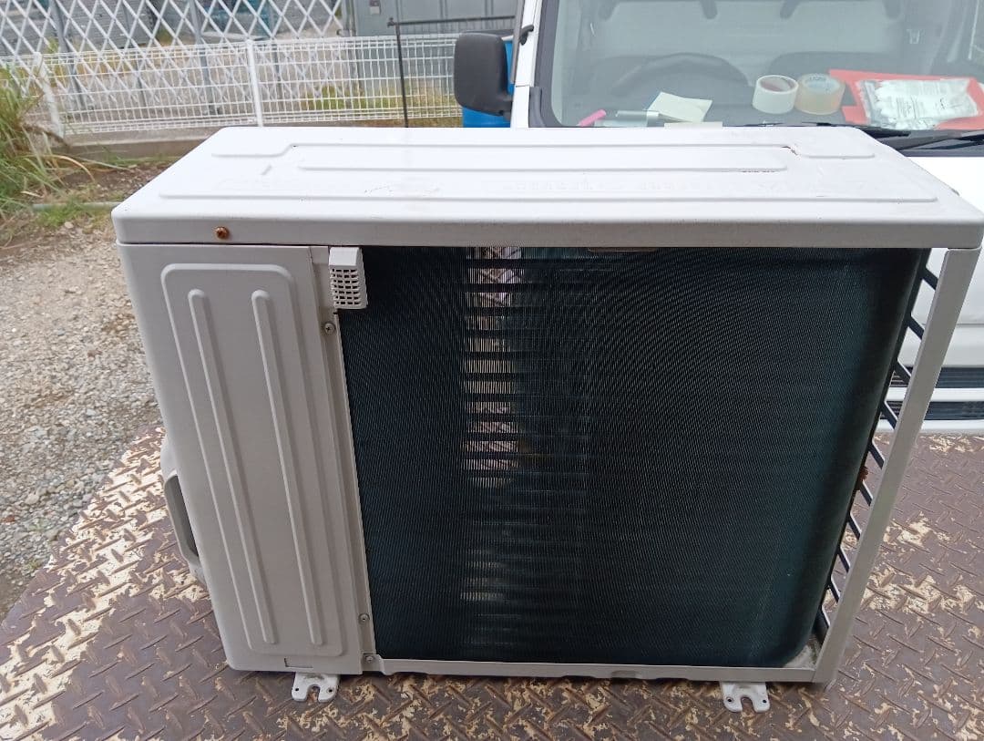 ヤマダオリジナル・ ルームエアコン 6畳用 YHAーS22M－W・2022年製