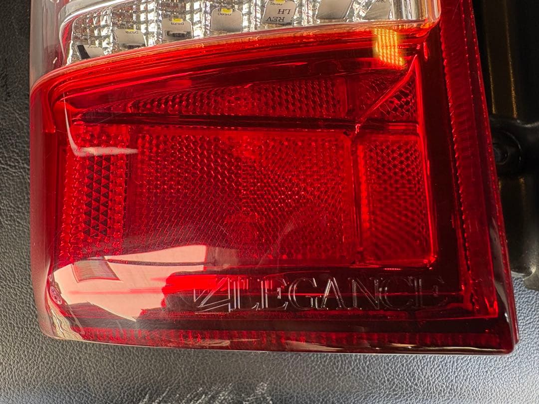 ハイエース　バレンティ×レガンス コラボLED テールライト