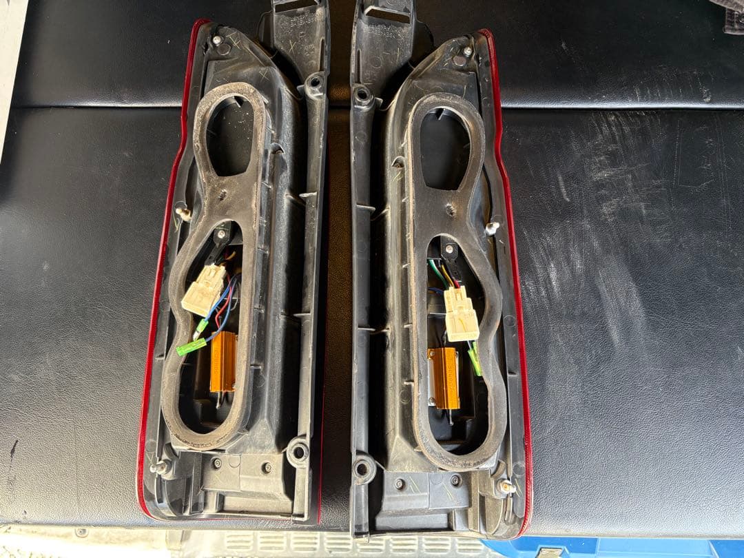 ハイエース　バレンティ×レガンス コラボLED テールライト