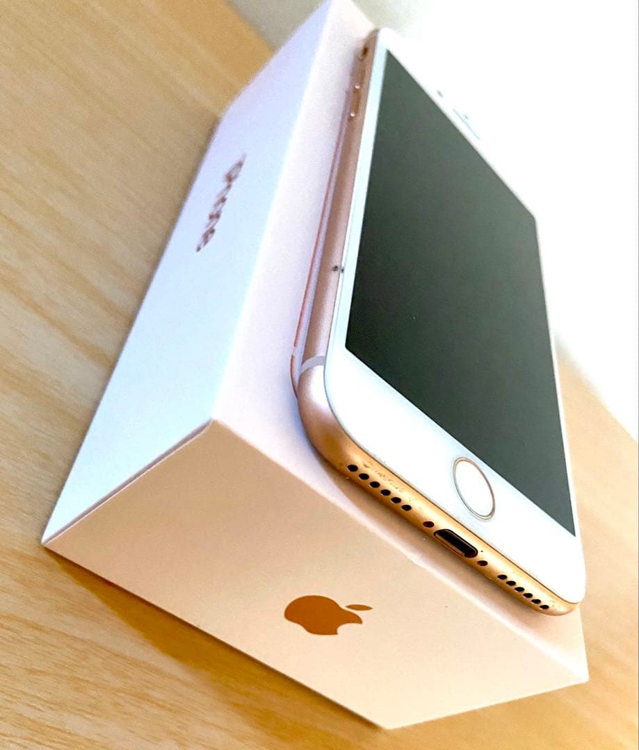 【美品】Apple iPhone 8 64GB ゴールド本体 SIMロックなし