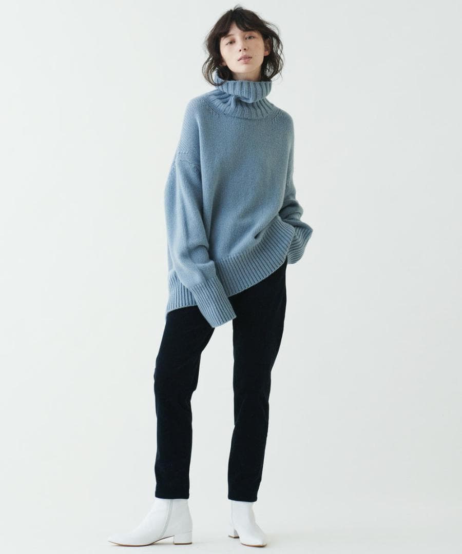 【新品・未使用】GALERIE VIEのファインウールタートルネックPO/Bl