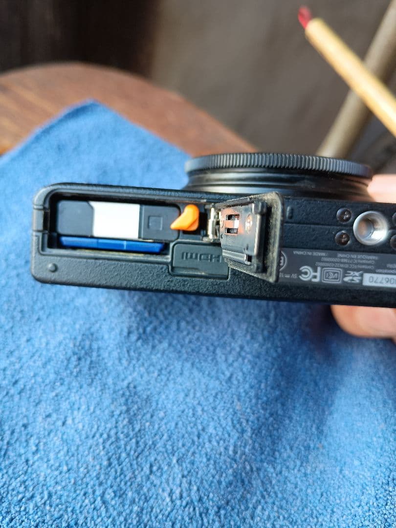 富士フィルム　XQ2　コンパクトデジタルカメラ　fujifilm