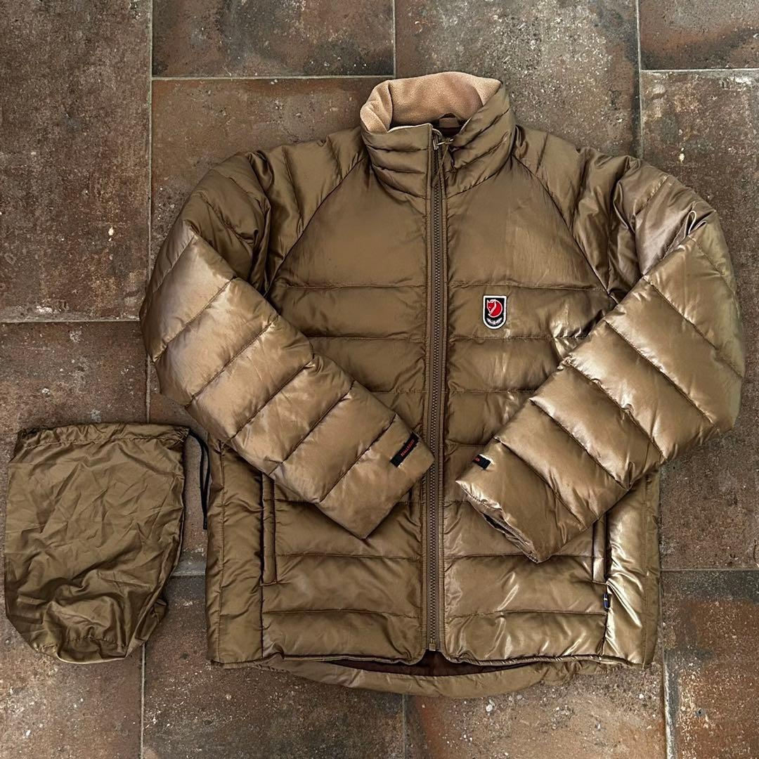 FJALL RAVEN フェールラーベン ダウンジャケット　サイズ　収納袋付　M