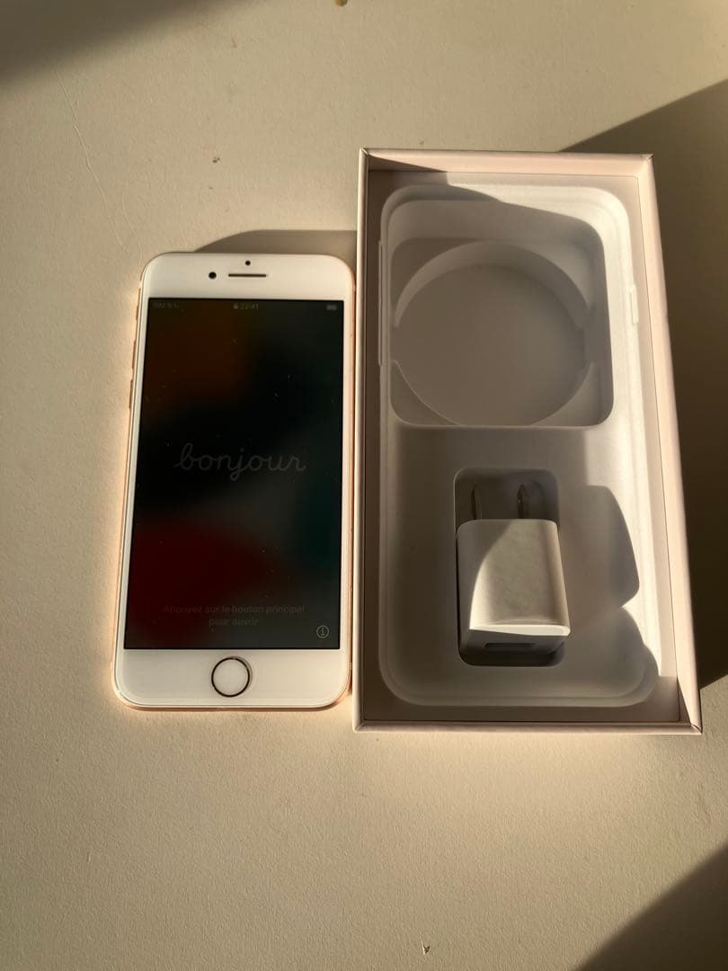 Apple iPhone 8 ゴールド 本体（箱あり）