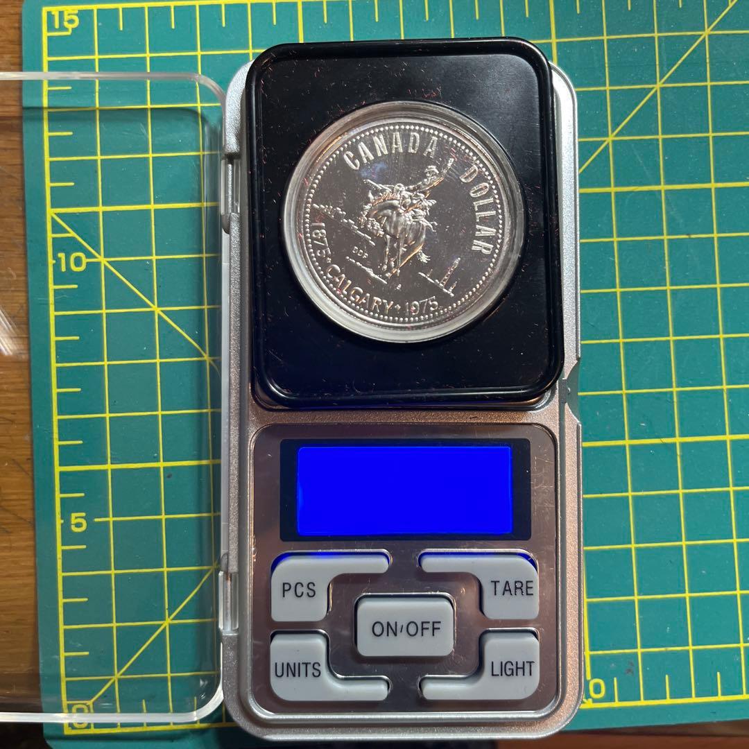 ケース入りの銀貨セット