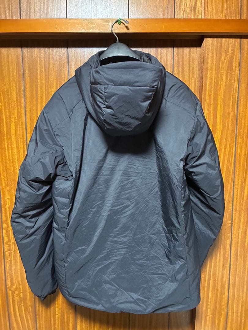 アークテリクス　アトムヘビーウェイトフーディ　黒　メンズM atom sv