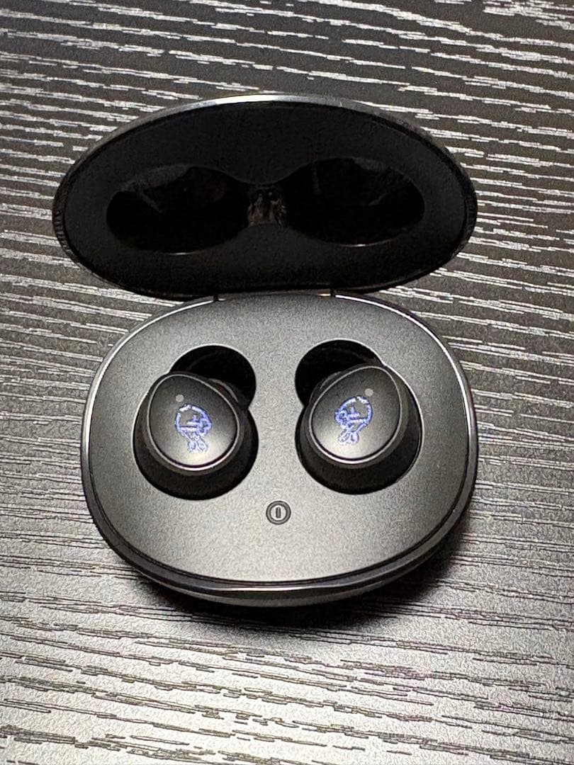 蜂乃屋凪コラボ　ワイヤレスイヤホン