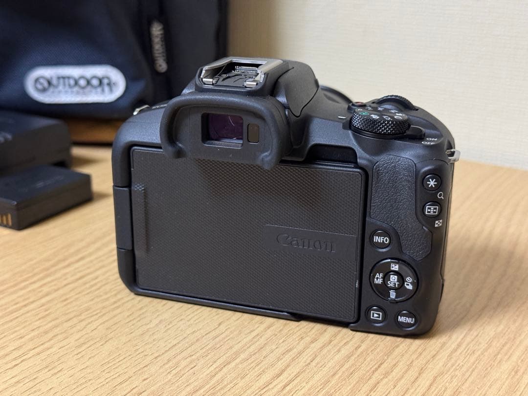 Canon EOS R50・RF-S18-45 IS STMレンズキット