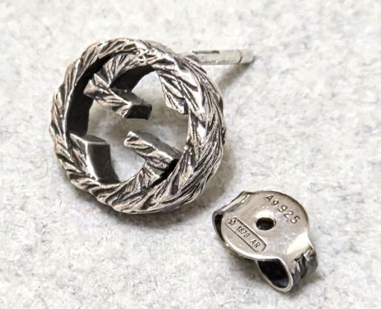 Gucciグッチ　インターロッキングダブルG　S925ピアス　片耳用　43010