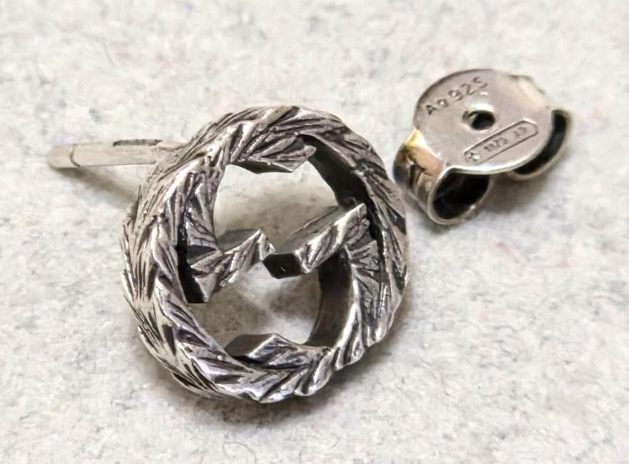 Gucciグッチ　インターロッキングダブルG　S925ピアス　片耳用　43010