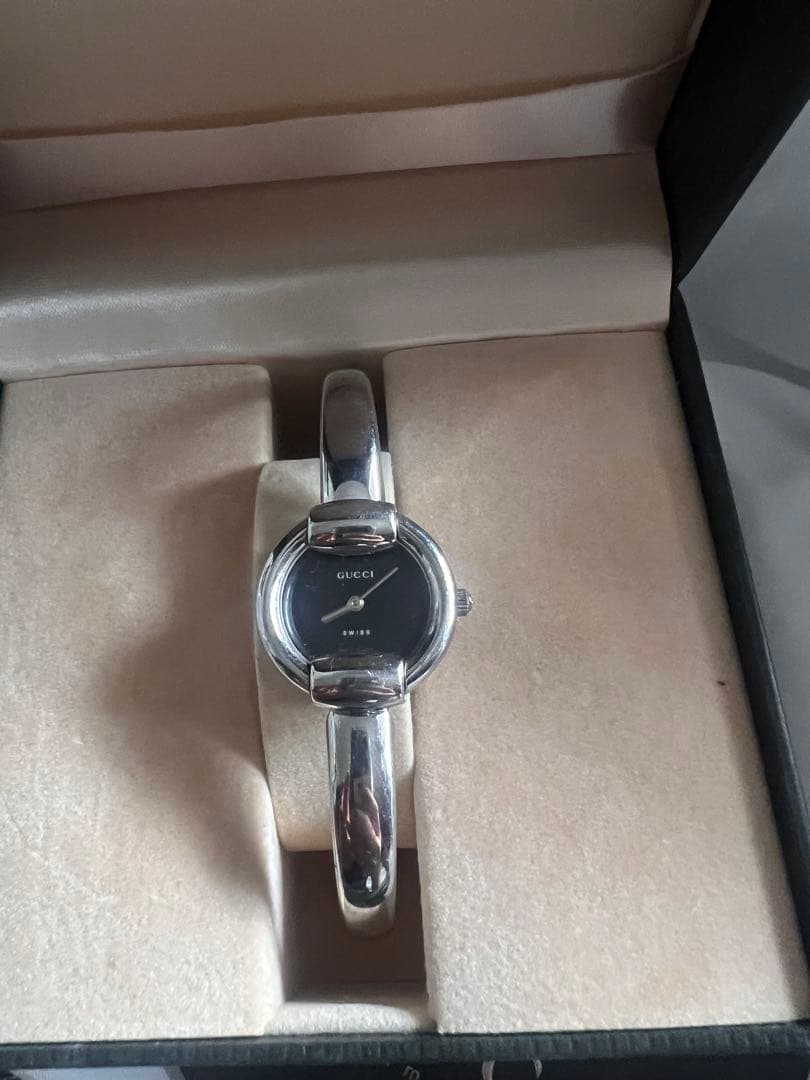 GUCCI グッチ 腕時計シルバー 時計 黒文字盤