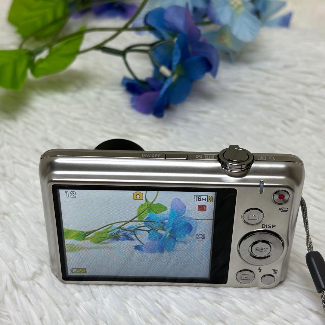 美品　CASIO カメラ　EX-Z770 充電器　箱　シルバー　コンデジ　動作品