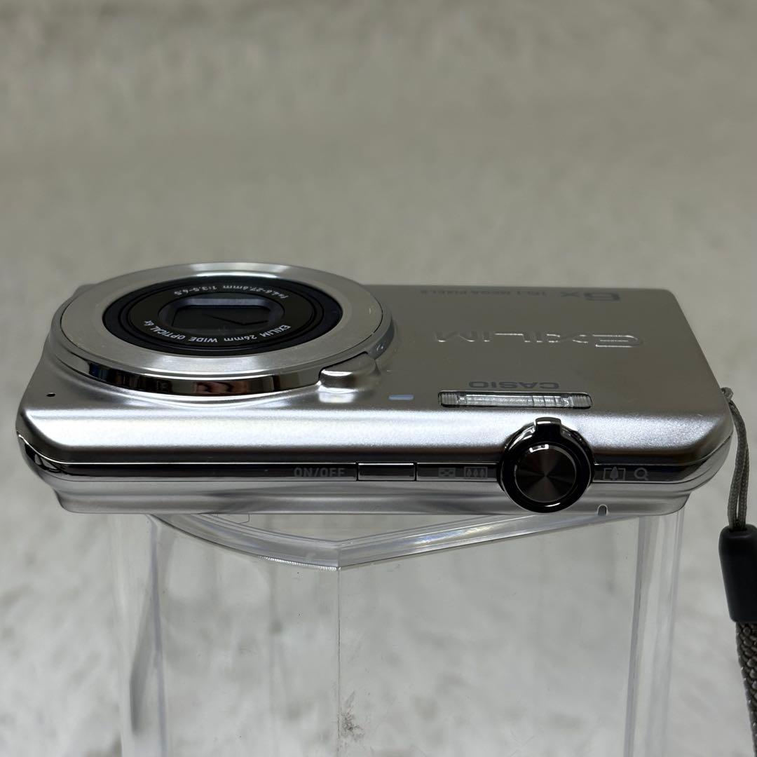 美品　CASIO カメラ　EX-Z770 充電器　箱　シルバー　コンデジ　動作品
