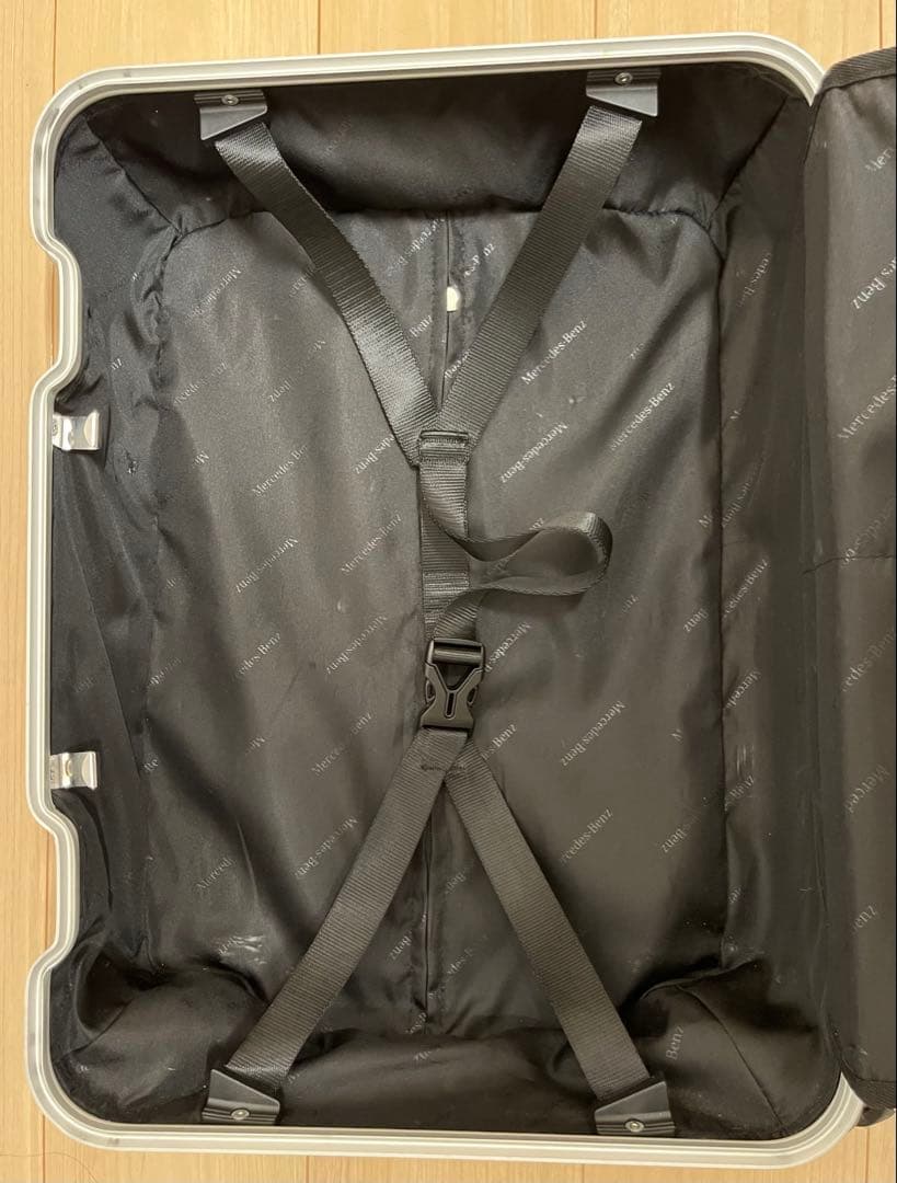 メルセデスベンツ　シルバー　キャリーケース　32ℓ 機内持ち込み可