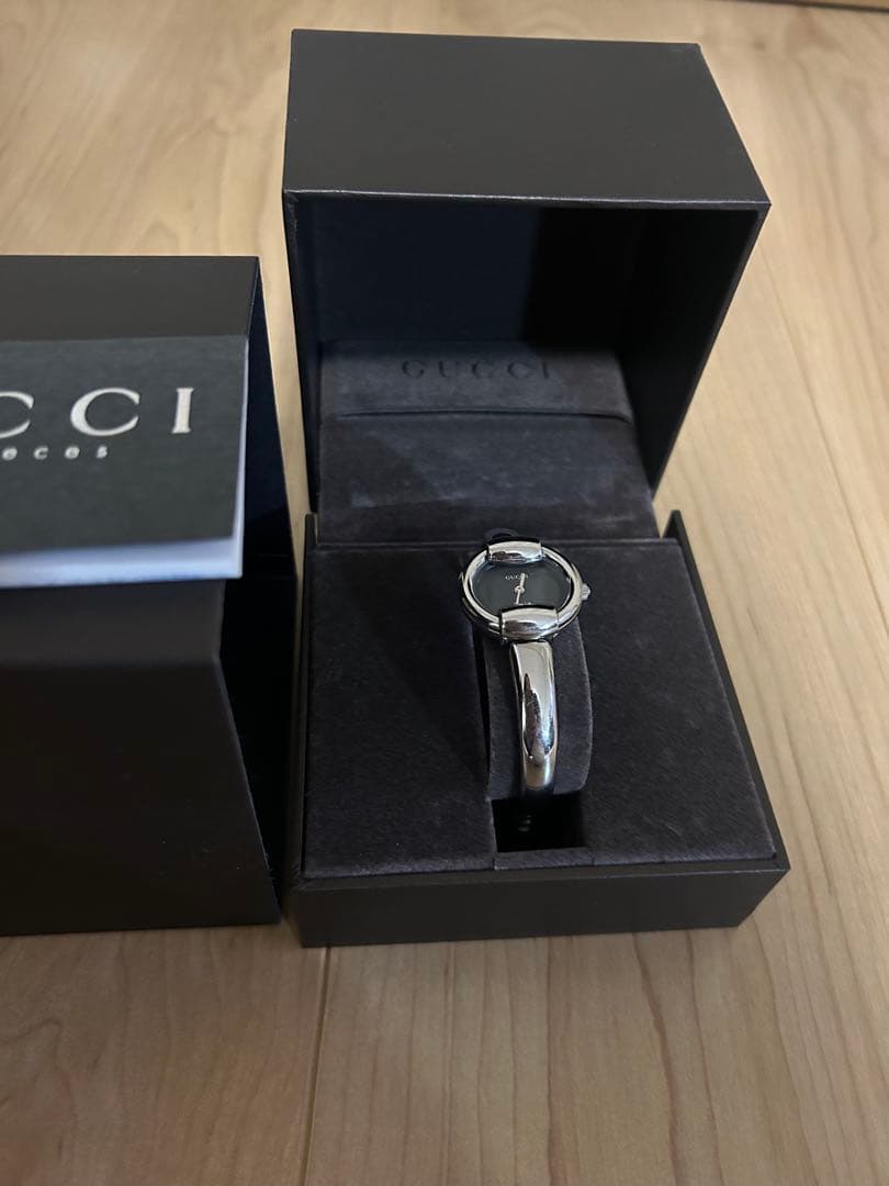 グッチ　GUCCI バングルウォッチ ブラック1400L