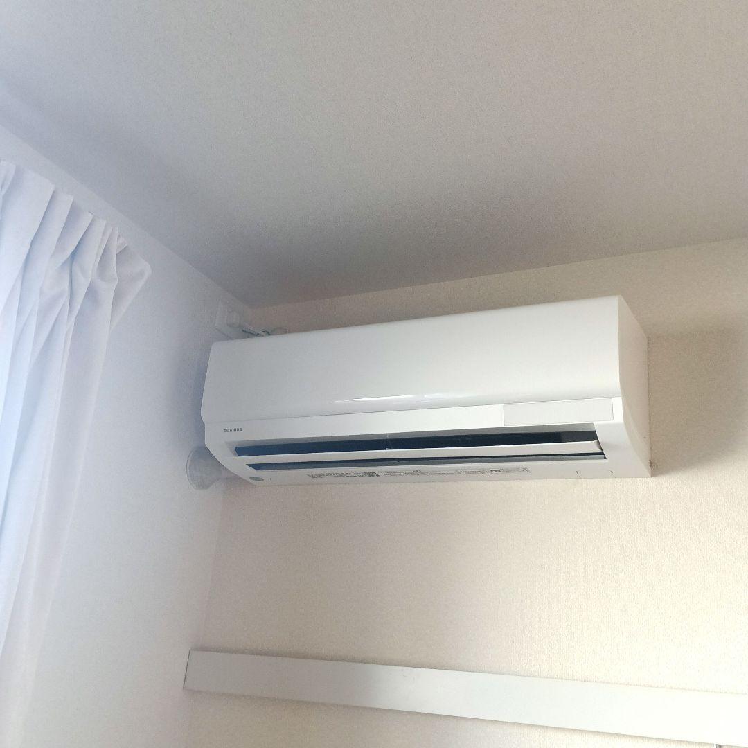 ②東芝　ルームエアコン　RAS-J221M(W) 2022年製　 6畳