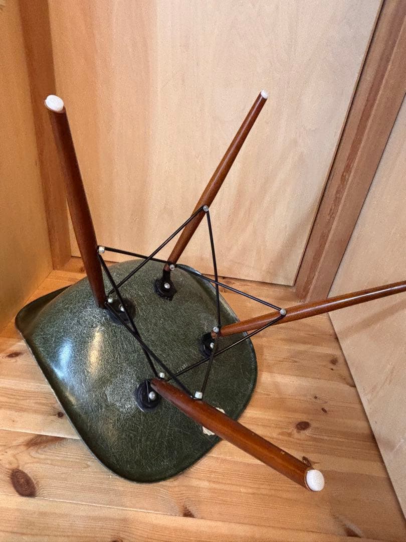 TO27 ハーマンミラー　イームズチェア　サイドシェル